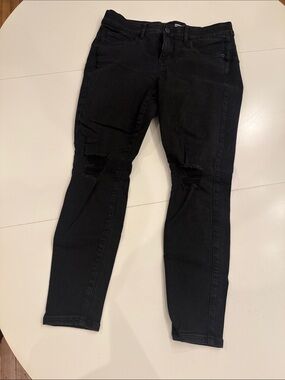 Black Women's Distressed Skinny Jeans - Classic Stretch